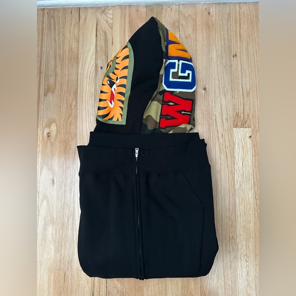 BAPE 1ST SHARK FULL ZIP HOODIE MENS - Picture 9 of 9